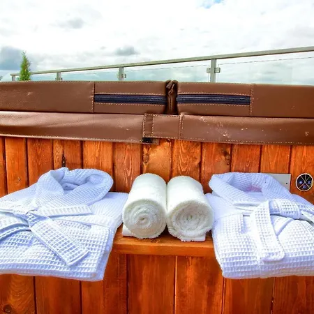 Jacuzzi Na Dachu Daire Rzeszow